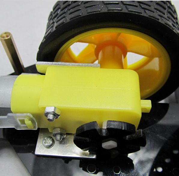 หุ่นยนต์รถ4WD  มี encoder ในตัว ทำหุ่นวัดระยะทาง ได้เลย