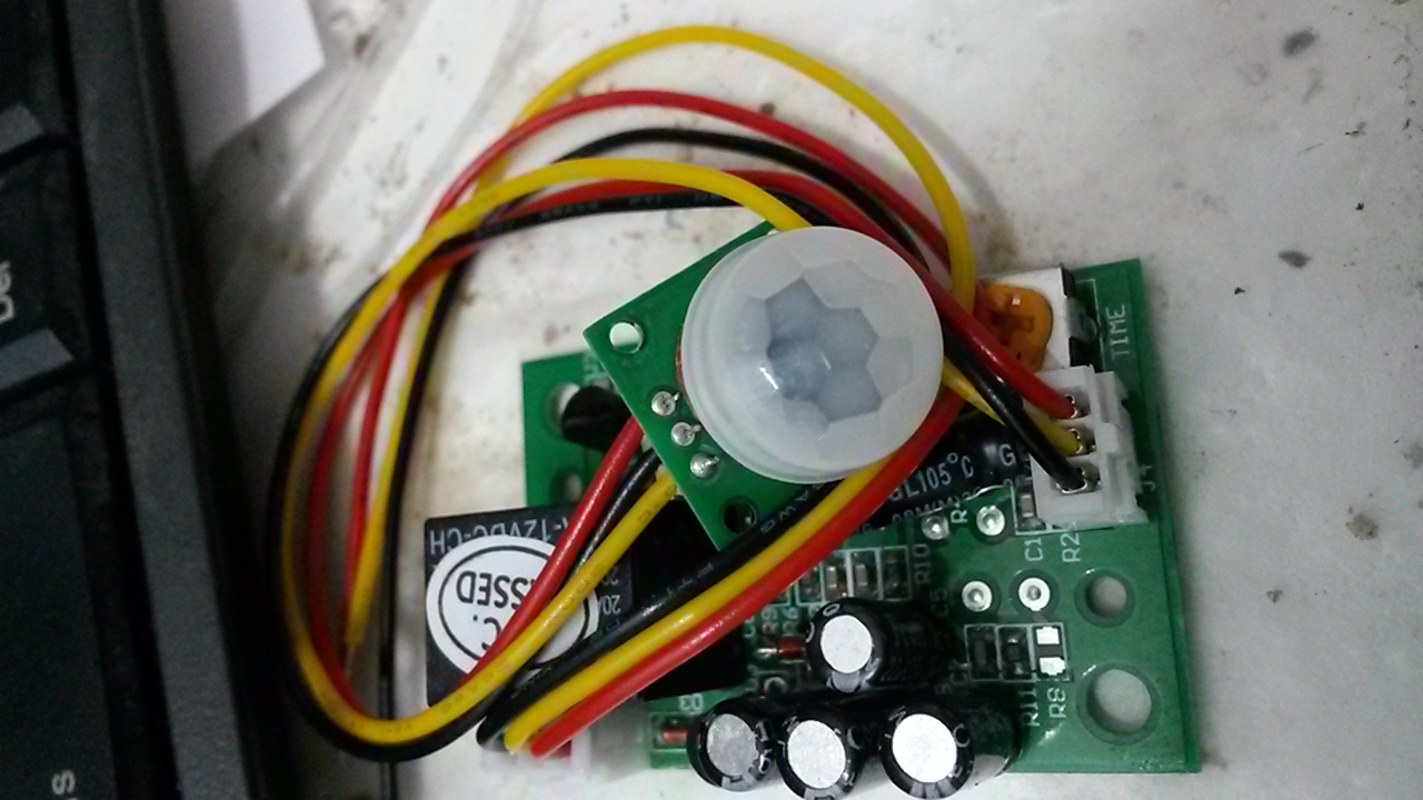 PIR ตรวจจับผู้บุกรุก มี relay ขับแตรหรือไฟโดยตรงใช้12v